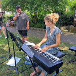 Unsere PopBand hat mit 2 Solobeiträgen die Zuhörer unterhalten.