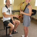 Saxofon steht den meisten sehr gut, ob es "das" Instrument wird für das man sich anmeldet.