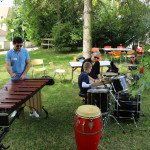 Percussion dieses Jahr im Freien, hier gibt es die meisten unterschiedlichen Instrumente zu entdecken, unserer Lehrkräfte haben sich sehr viel Zeit genommen alles zu erklären und vorzustellen.